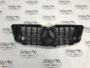 Решетка радиатора GT на Mercedes  ML W164 05-08 год черная